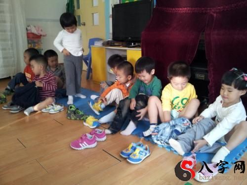 梦见自己穿裤子