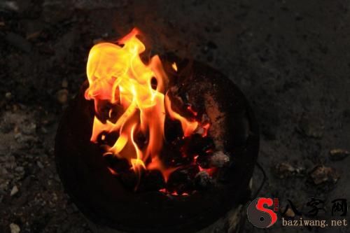 梦见自己在火中